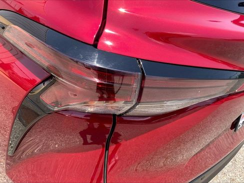 Used 2025 Toyota Sienna XLE FWD image 35