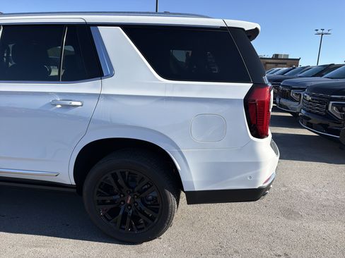 New 2026 GMC Yukon Denali w/ Denali Reserve Package AWD/4WD image 9