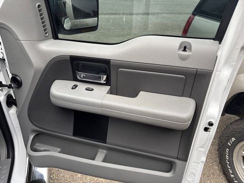 Used 2006 Ford F150 XLT image 16