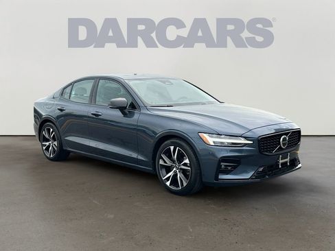 Certified 2025 Volvo S60 B5 Core image 1