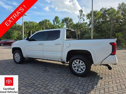 Certified 2025 Toyota Tacoma SR5 AWD/4WD image 9