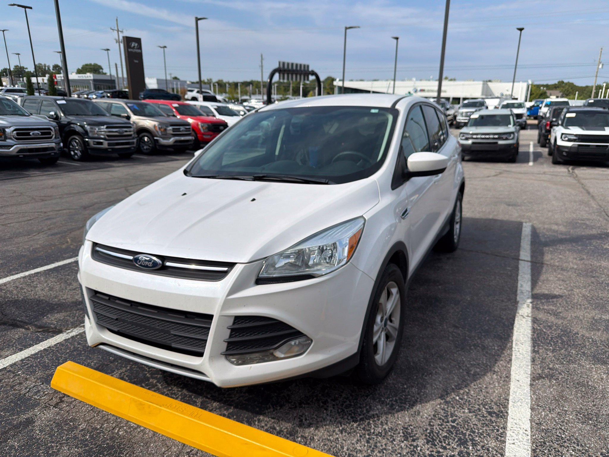Used 2015 Ford Escape SE AWD/4WD image 1