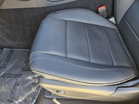 Used 2025 Mercedes-Benz GLE 350 4MATIC image 25