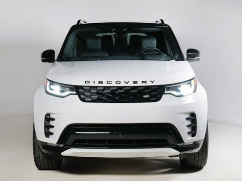 Used 2025 Land Rover Discovery Dynamic SE image 8