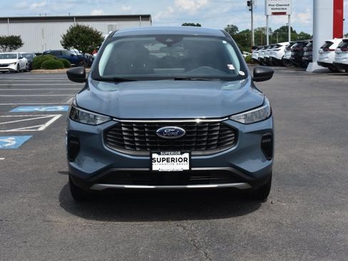 Used 2023 Ford Escape Active w/ Tech Pack #1 AWD/4WD image 2