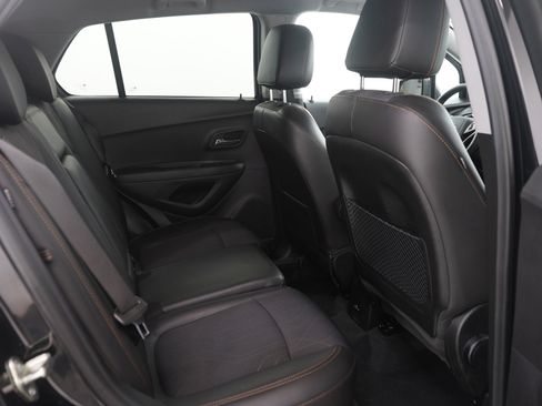 Used 2020 Chevrolet Trax LT w/ LT Convenience Package image 13