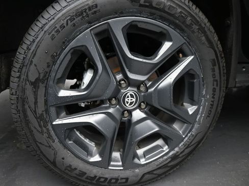 Used 2024 Toyota RAV4 Adventure AWD/4WD image 20