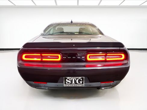 Used 2018 Dodge Challenger SXT Plus RWD image 5
