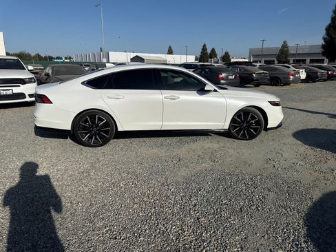 Used 2023 Honda Accord Touring image 4