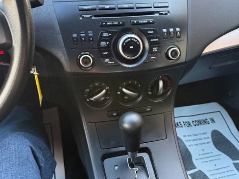 Used 2013 MAZDA MAZDA3 i SV image 20