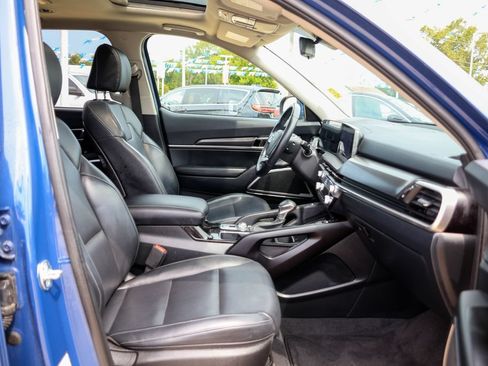 Used 2025 Kia Telluride S FWD image 8