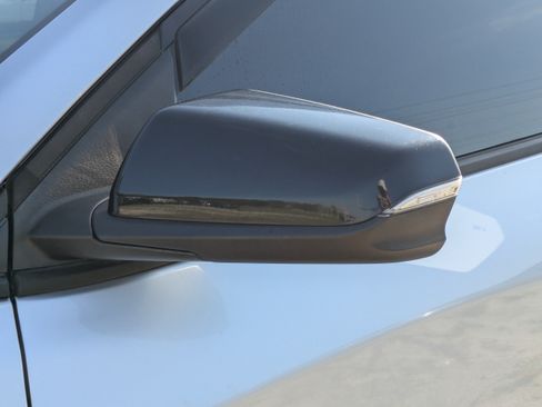 Used 2019 Chevrolet Equinox LT FWD image 12