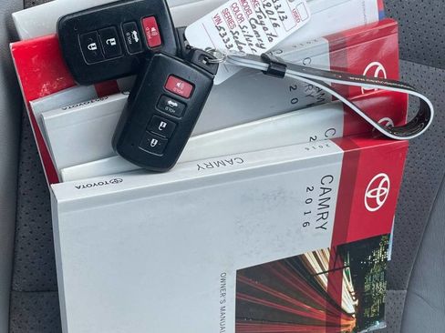 Used 2016 Toyota Camry XSE w/ Moonroof Package FWD image 30