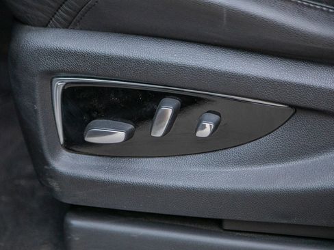 Used 2018 Cadillac Escalade 2WD image 25