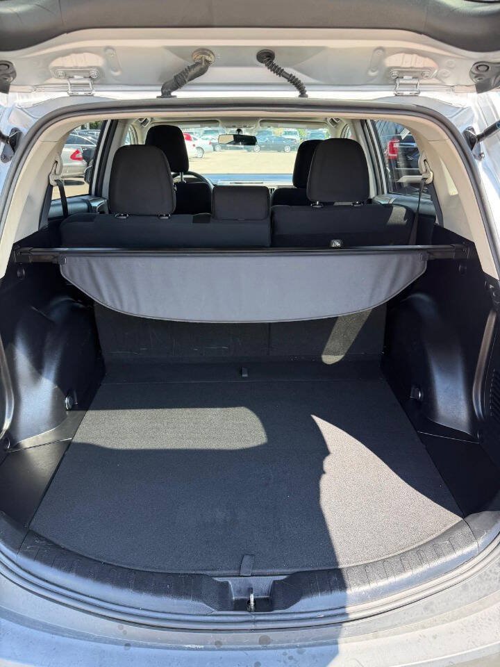 Used 2013 Toyota RAV4 XLE AWD/4WD image 18