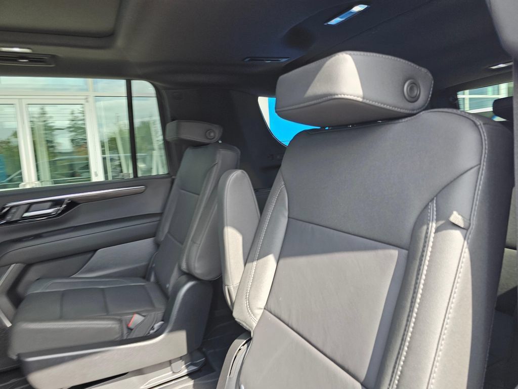 New 2026 Chevrolet Suburban LT w/ Comfort Package AWD/4WD image 21