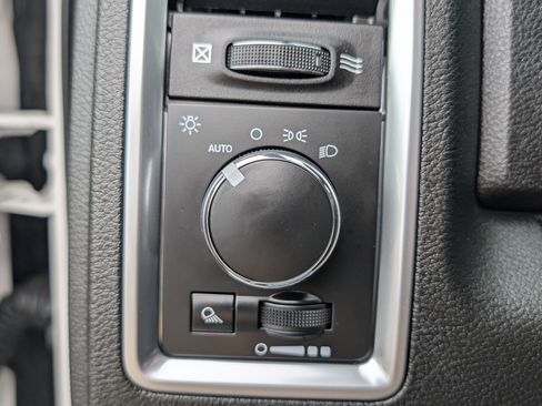 Used 2021 RAM 1500 Classic Warlock w/ Electronics Group AWD/4WD image 17