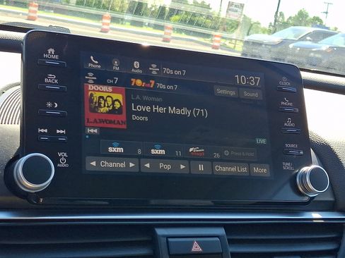 Used 2018 Honda Accord EX image 21