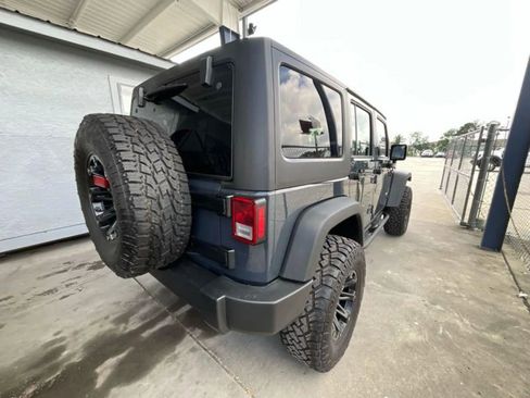Used 2017 Jeep Wrangler Unlimited Sport w/ Connectivity Group AWD/4WD image 9