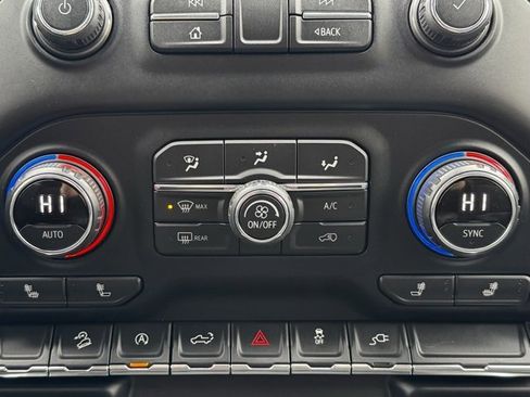 Certified 2021 Chevrolet Silverado 1500 LT Trail Boss w/ Convenience Package II image 13