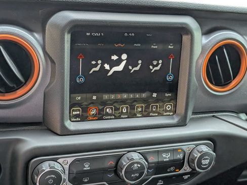 Used 2022 Jeep Gladiator Mojave AWD/4WD image 27