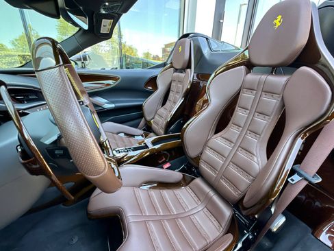 Used 2023 Ferrari SF90 Spider AWD/4WD image 5