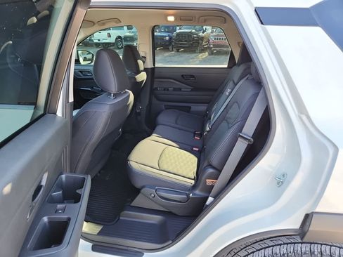 Used 2024 Nissan Pathfinder SV w/ Black Appearance Package image 26