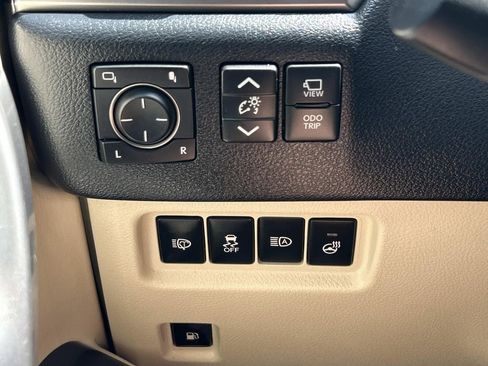 Used 2023 Lexus GX 460 Luxury w/ Sport Design Package AWD/4WD image 33