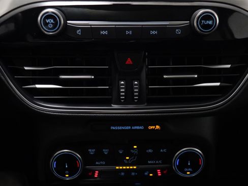 Used 2022 Ford Escape Titanium image 12