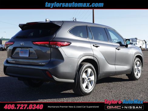 Used 2022 Toyota Highlander LE image 4