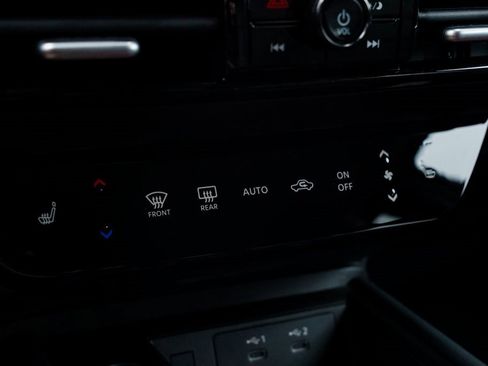 New 2026 Nissan Kicks SR image 16