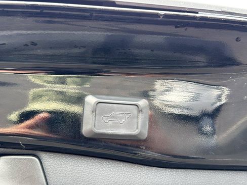 Used 2021 Toyota RAV4 Limited FWD image 28