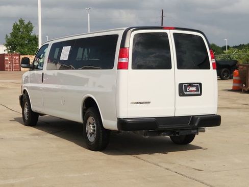 Used 2024 Chevrolet Express 3500 LS RWD image 7