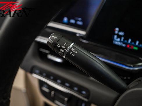 Used 2021 Cadillac Escalade Premium Luxury w/ Driver Assist Tech Package image 31