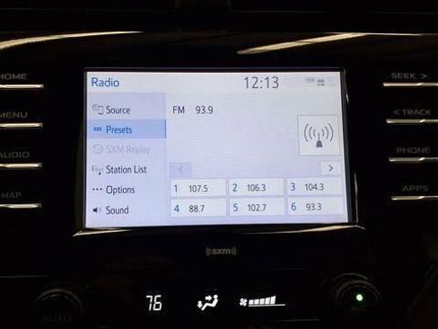 Used 2020 Toyota Camry SE image 25