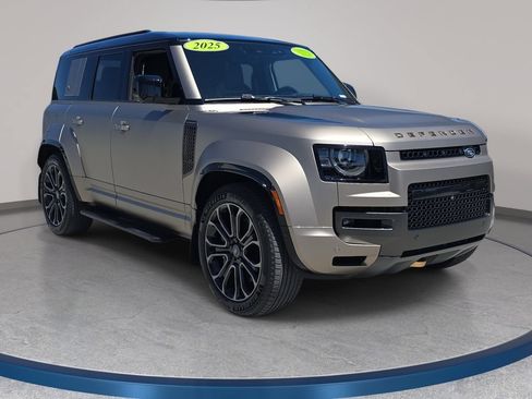 Used 2025 Land Rover Defender 110 AWD/4WD image 3