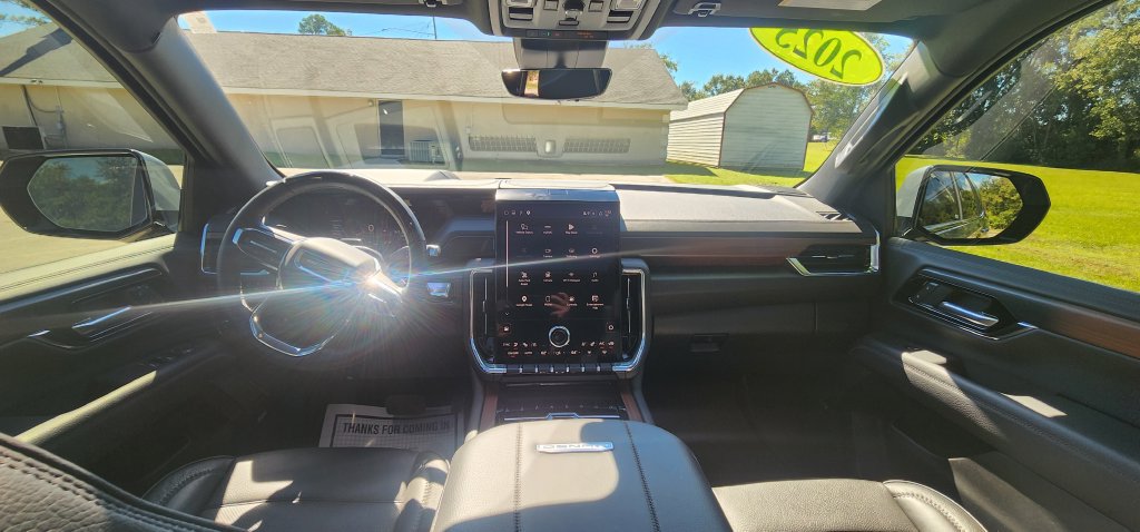 Used 2025 GMC Yukon Denali w/ Denali Reserve Package AWD/4WD image 27