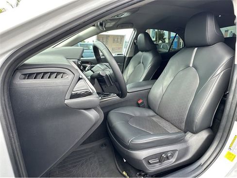 Used 2022 Toyota Camry XSE image 16