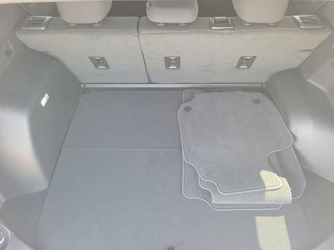 New 2026 Chevrolet Equinox LT FWD image 9