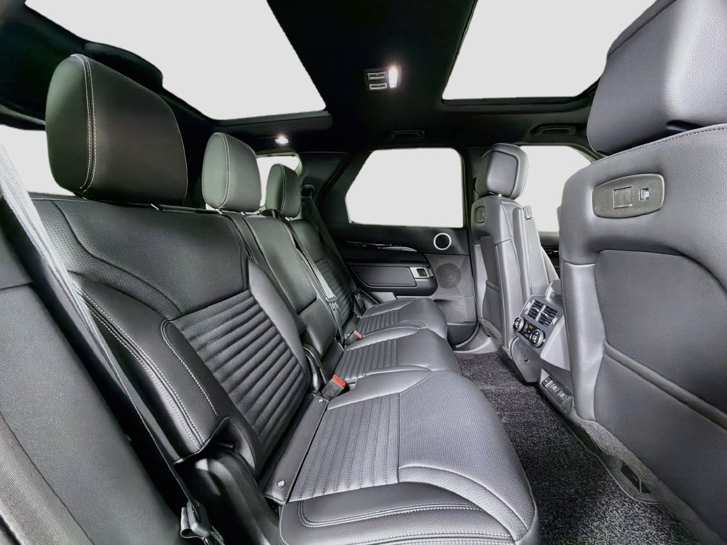 New 2026 Land Rover Discovery S AWD/4WD image 29