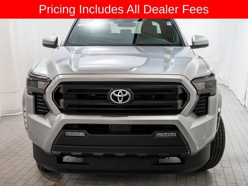 Certified 2025 Toyota Tacoma SR5 AWD/4WD image 2