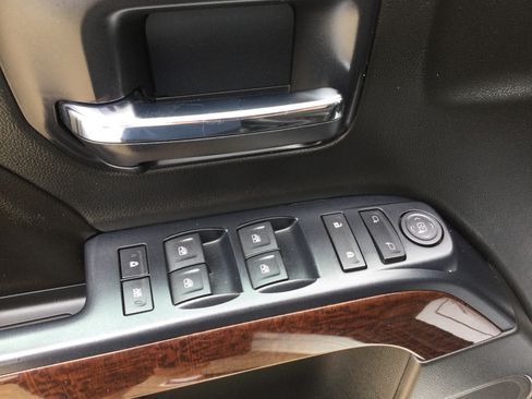 Used 2014 GMC Sierra 1500 SLE w/ SLE Value Package AWD/4WD image 9