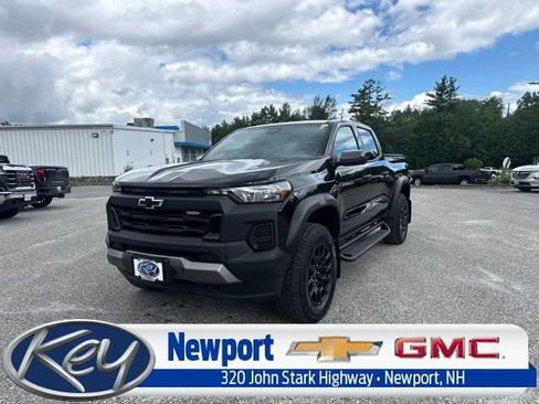 Used 2025 Chevrolet Colorado Trail Boss AWD/4WD image 1