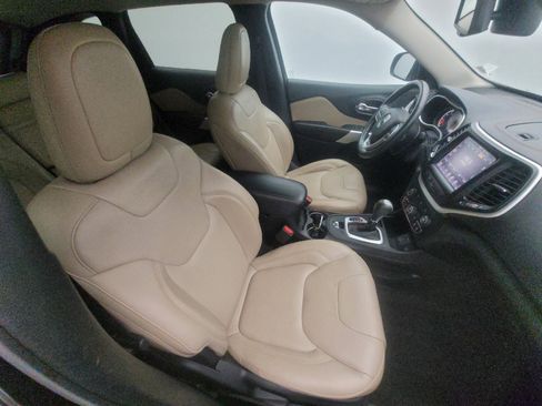 Used 2018 Jeep Cherokee Limited image 21