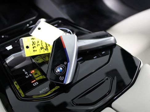 Used 2024 BMW 530i w/ M Sport Package image 33