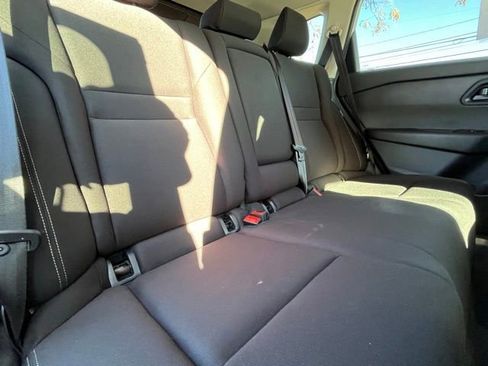 Used 2024 Nissan Rogue S image 27