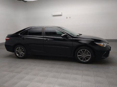 Used 2017 Toyota Camry SE image 11