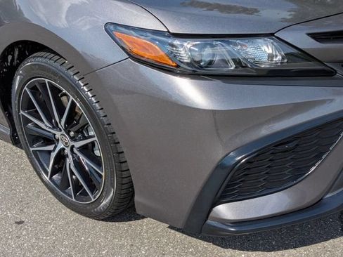 Used 2021 Toyota Camry SE FWD image 2