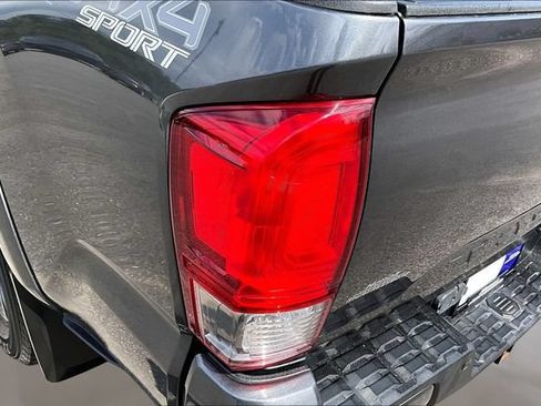 Used 2016 Toyota Tacoma TRD Sport w/ Premium & Technology Package AWD/4WD image 21