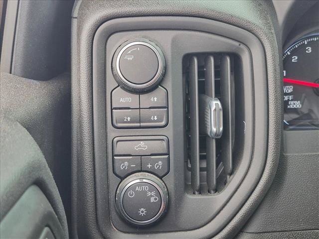Used 2022 Chevrolet Silverado 1500 Custom Trail Boss AWD/4WD image 11